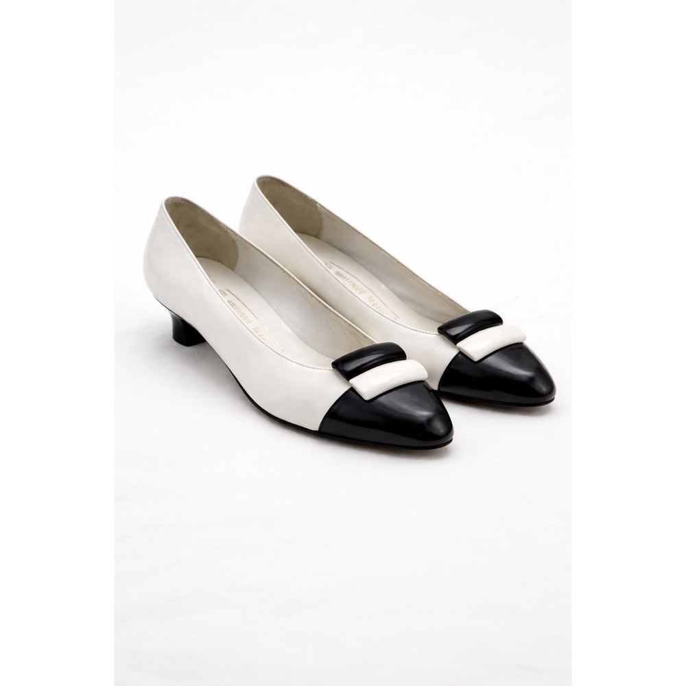 Bruno Magli Italy Vintage 5.5 Black White Cap Toe Leather‎ Heels